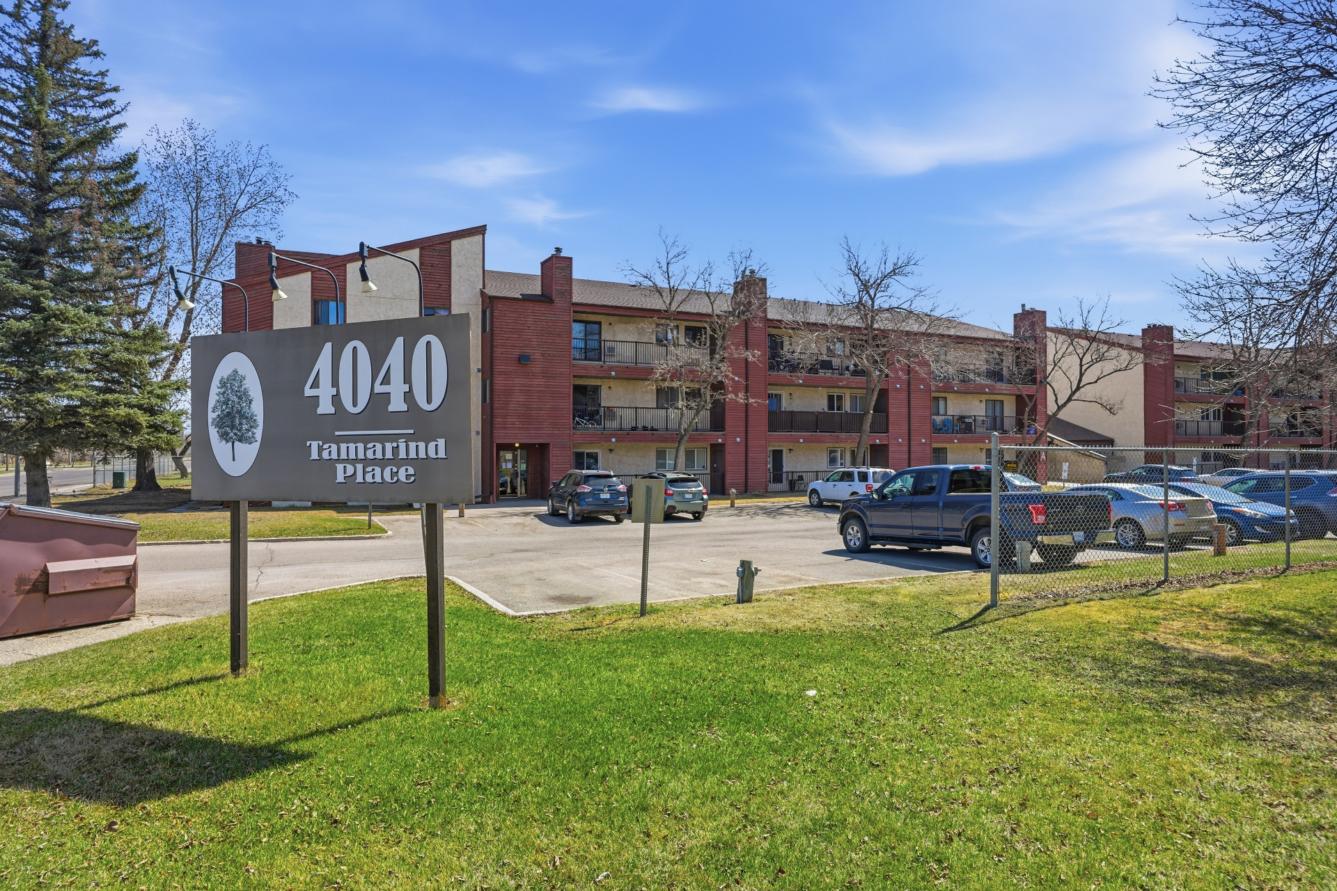 萨斯卡通·八街·三房公寓出售｜4040 8th St. E #214A｜林与唐地产